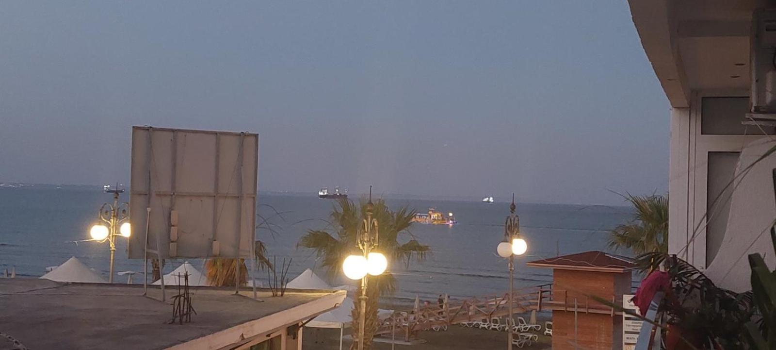 Paradise By The Sea Larnaca Bagian luar foto