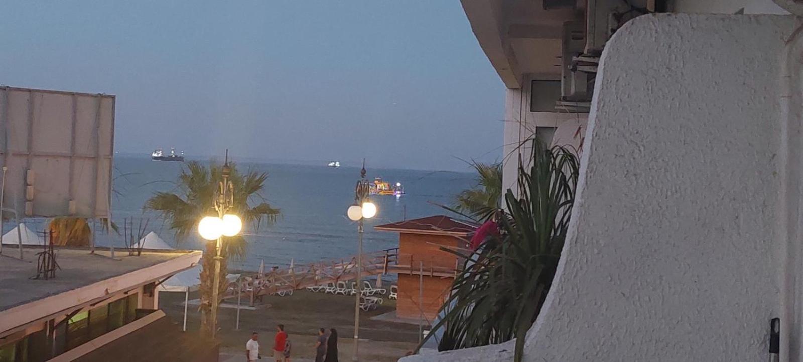 Paradise By The Sea Larnaca Bagian luar foto