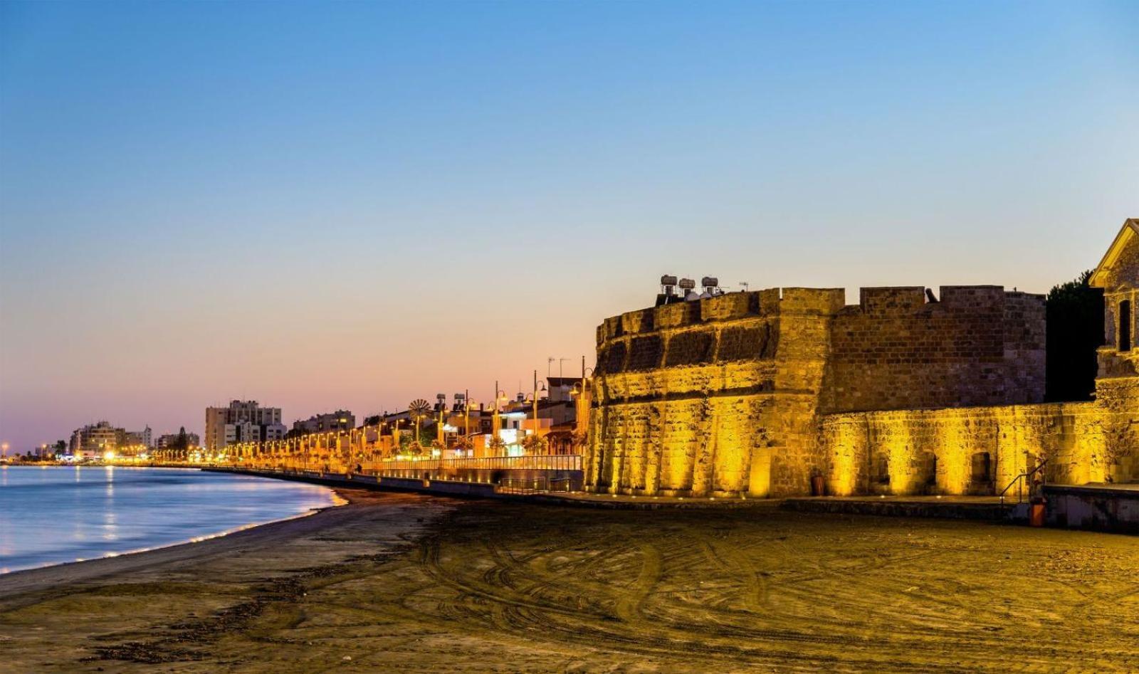 Paradise By The Sea Larnaca Bagian luar foto